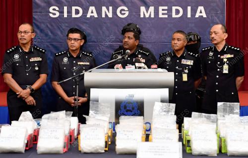 DATUK HUSSEIN OMAR KHAN