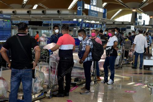TINJAUAN LAPANGAN TERBANG ANTARABANGSA KUALA LUMPUR (KLIA)