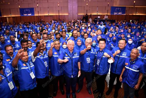 DATUK SERI NAJIB TUN RAZAK