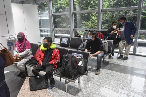 RAKYAT MALAYSIA SELAMAT TIBA DARI UKRAINE