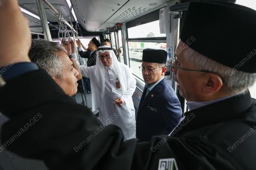 DATUK DR MOHD NA'IM MOKHTAR