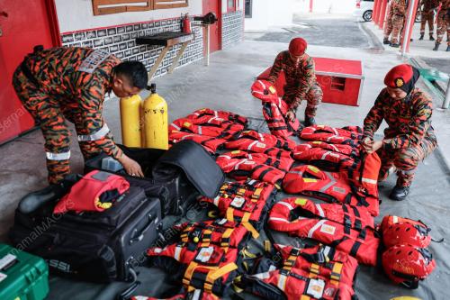 BOMBA DAN PENYELAMAT