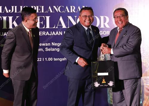 DATUK SERI AMIRUDIN SHARI