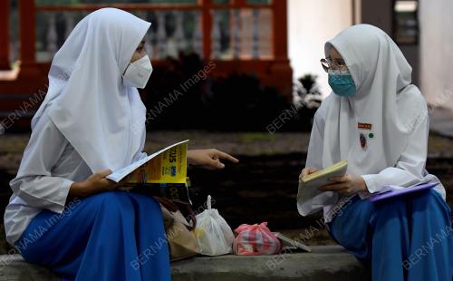 HARI PERTAMA SPM 2021