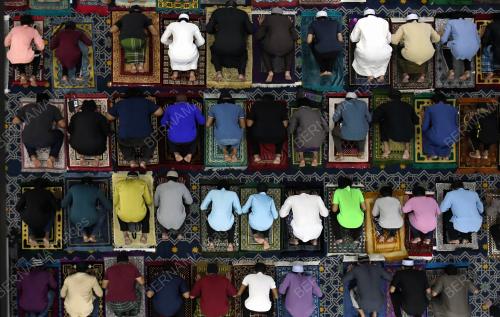 TINJAUAN HARI PETAMA SOLAT TARAWIH