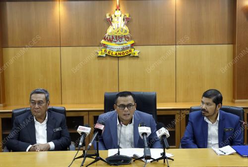 DATUK SERI AMIRUDIN SHARI