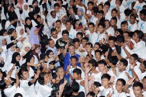 DATUK SERI HISHAMMUDDIN TUN HUSSEIN