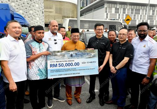 DATUK SERI AMIRUDIN SHARI