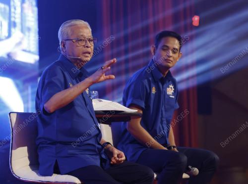 DATUK SERI ISMAIL SABRI YAAKOB