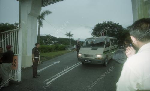 SG06_05022016_MONA_GANTUNG