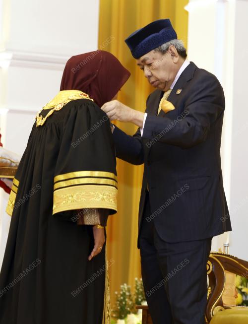 SULTAN SHARAFUDDIN IDRIS SHAH