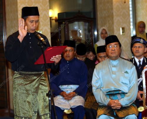 SHARAFUDDIN IDRIS SHAH