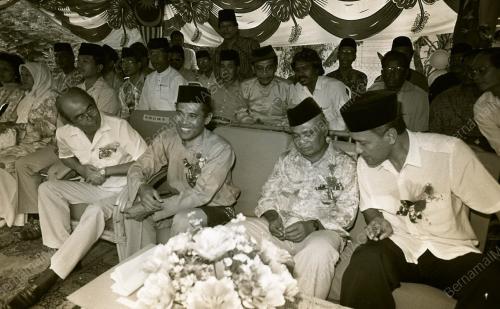 SG06_060590_HARI_RAYA