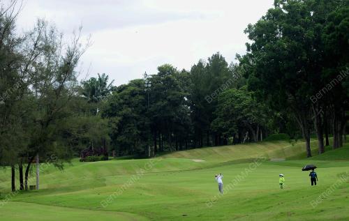 SUKAN GOLF DIBENARKAN KETIKA PKPB