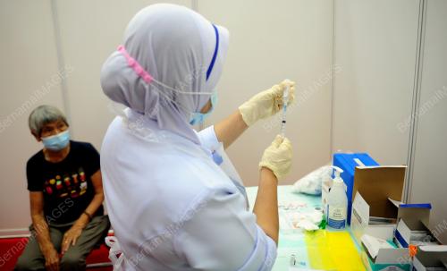 TINJAUAN DI PUSAT PEMBERIAN VAKSIN
