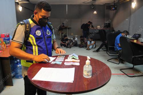 SERBUAN PUSAT JUDI ONLINE OLEH IPD KLANG SELATAN