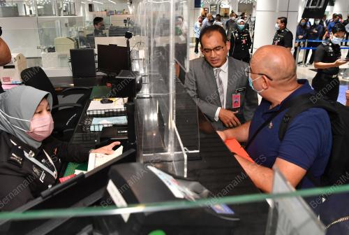 DATUK SERI KHAIRUL DZAIMEE DAUD