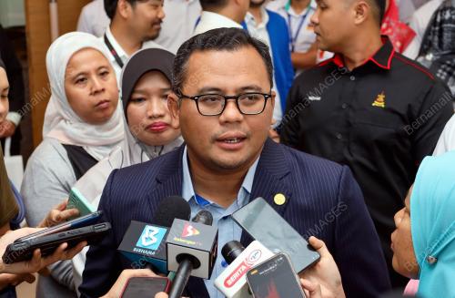 DATUK SERI AMIRUDIN SHARI