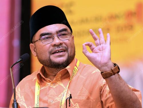 DATUK SERI DR MUJAHID YUSOF