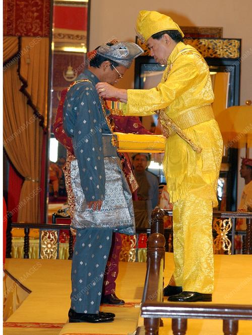 SULTAN SHARAFUDDIN