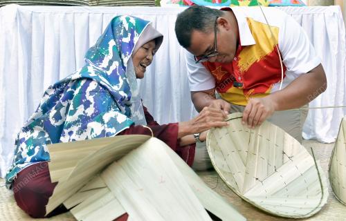 DATUK SERI AMIRUDIN SHARI