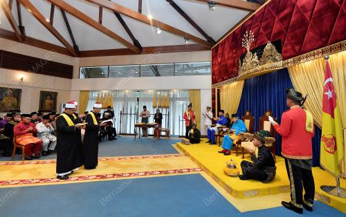 SULTAN SHARAFUDDIN IDRIS SHAH