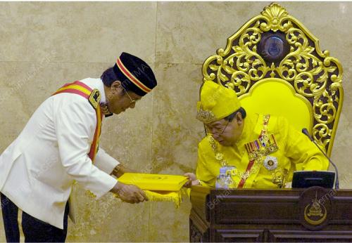 SULTAN SHARAFUDDIN IDRIS SHAH