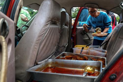 PENIAGA NASI CAMPUR "PROTON GEN 2
