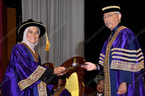AL-SULTAN ABDULLAH RI'AYATUDDIN AL-MUSTAFA BILLAH SHAH