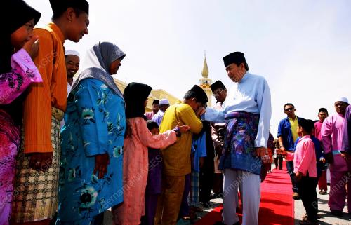 SHARAFUDDIN IDRIS SHAH