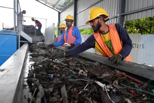PENGASINGAN SISA SAMPAH SUNGAI KLANG