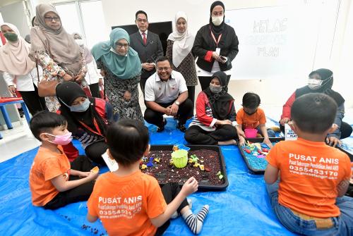 DATUK SERI AMIRUDIN SHARI