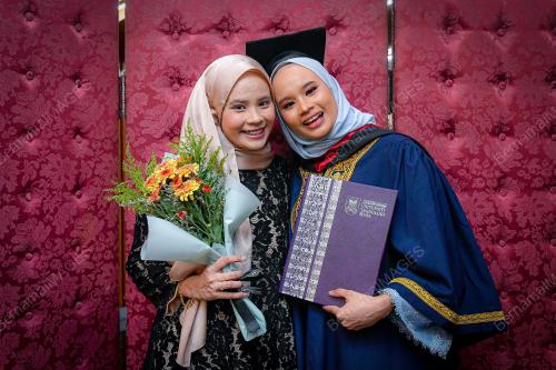 SEMANGAT KEMBAR YATIM PIATU KEJAR IJAZAH