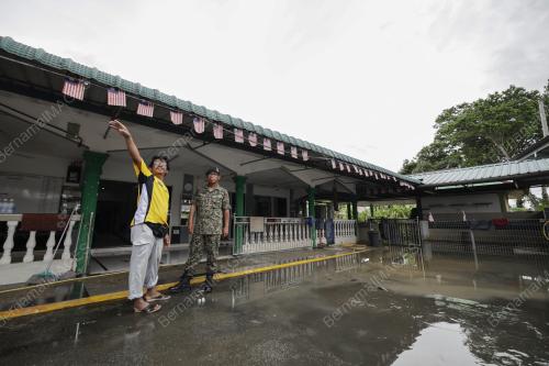 TINJAUAN BANJIR DI MERU