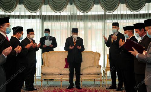 SULTAN SHARAFUDDIN IDRIS SHAH