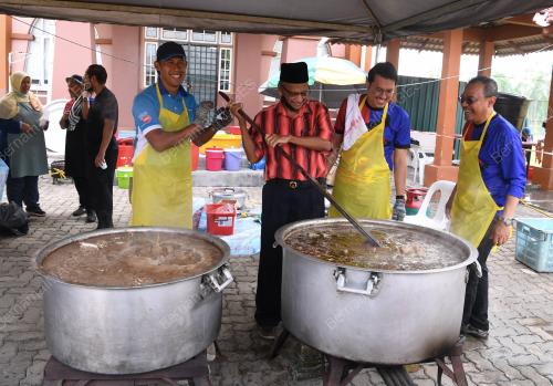 TAN SRI AMBRIN BUANG