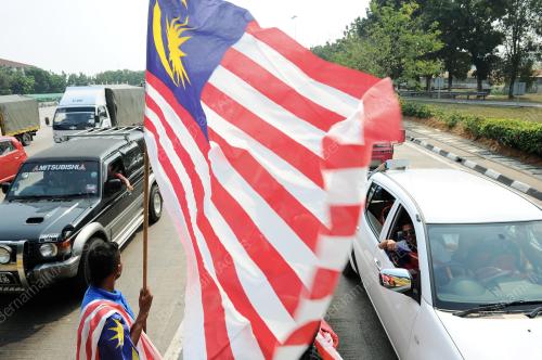 SG06_13082012_BENDERA