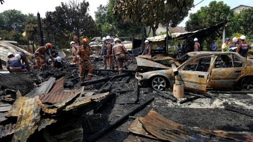 SG06_13122017_EMPAT_TERBAKAR