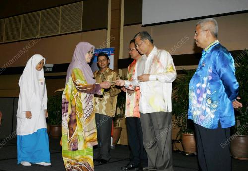 ISMAIL SABRI YAAKOB
