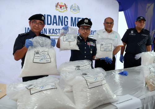 DATUK JOHARI ALIFIAH