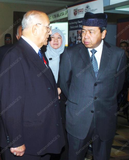 SULTAN SHARAFUDDIN IDRIS SHAH