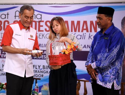 DATUK SERI DR DZULKEFLY AHMAD