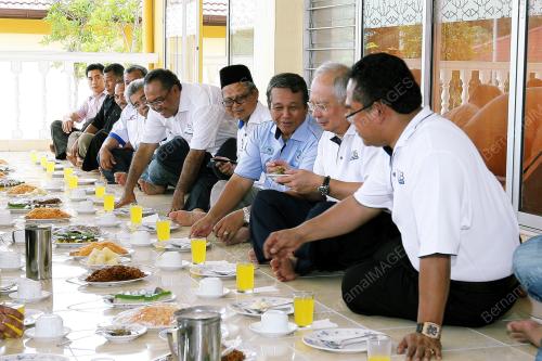 MOHD NAJIB TUN RAZAK