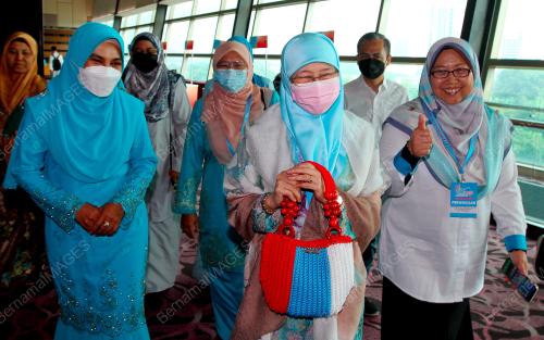 DATUK SERI DR WAN AZIZAH WAN ISMAIL