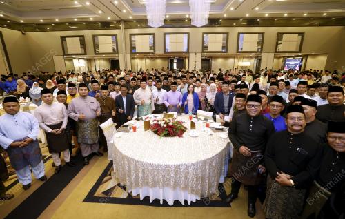 DATUK SERI AMIRUDIN SHARI