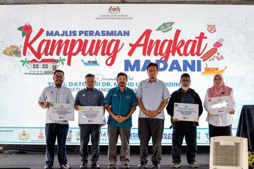 DATUK SERI DR MOHD UZIR MAHIDIN