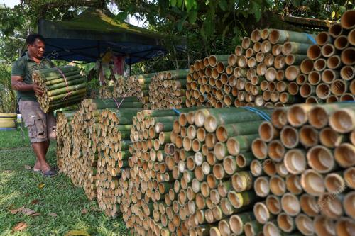 PENIAGA BULUH LEMANG