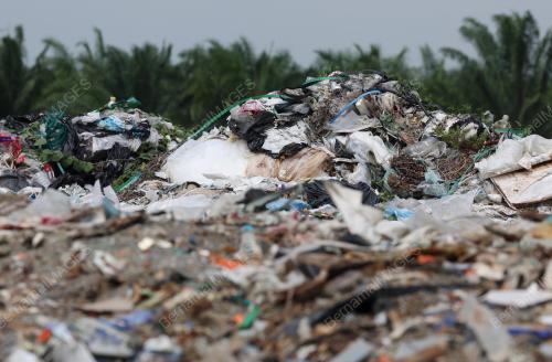 TAPAK PEMBUANGAN SAMPAH HARAM