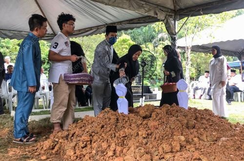 ALLAHYARHAM DATUK RAJA IDERIS RAJA AHMAD