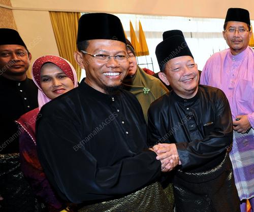 SG06_18012012_ANGKAT_SUMPAH